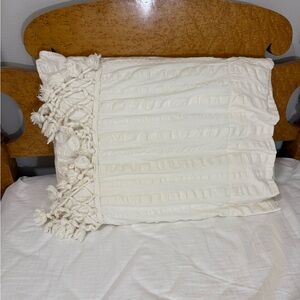 UO Cream Textured Pillowcase